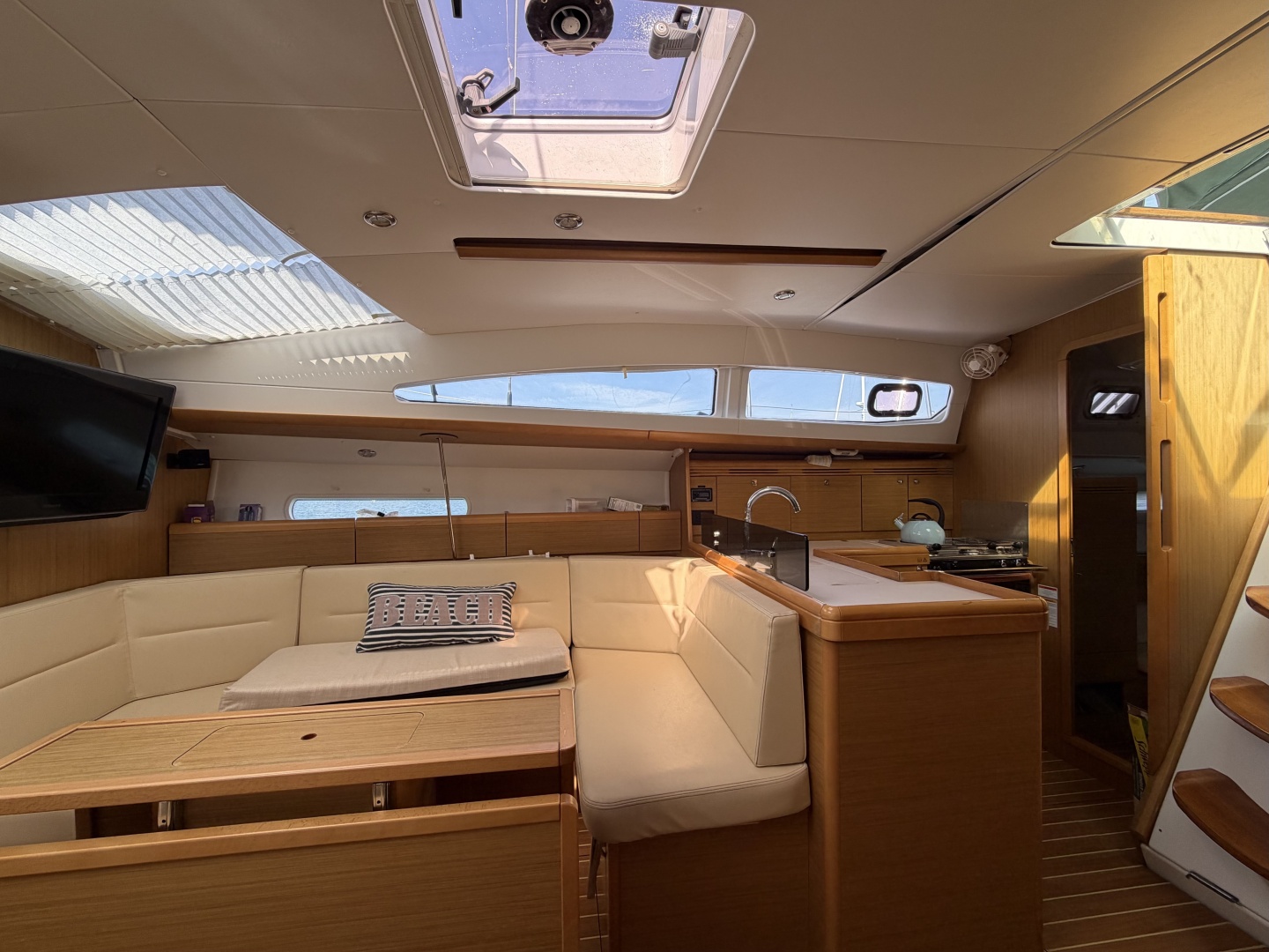 2010 Jeanneau Sun Odyssey 42 DS