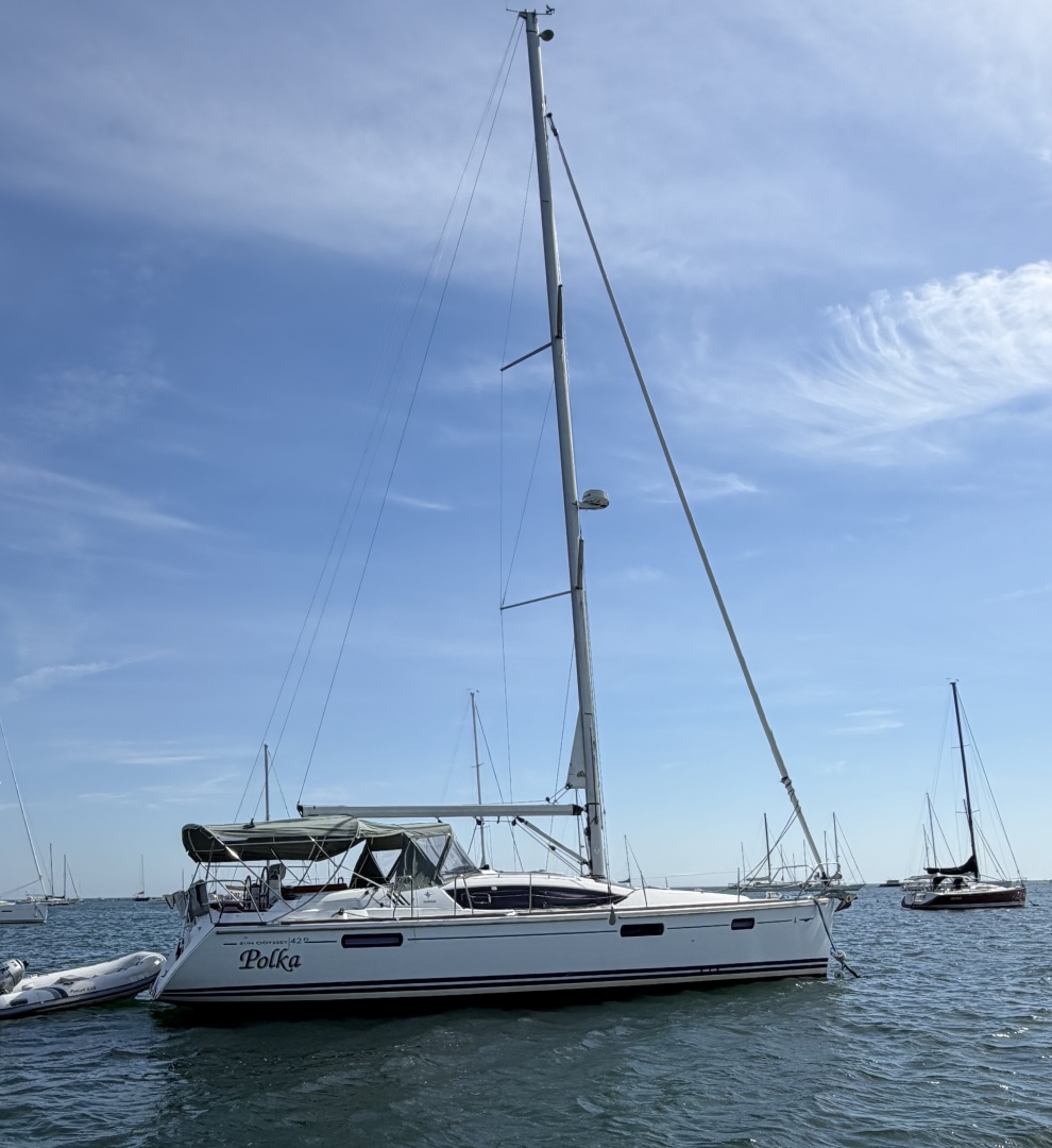 2010 Jeanneau Sun Odyssey 42 DS — photograph 2
