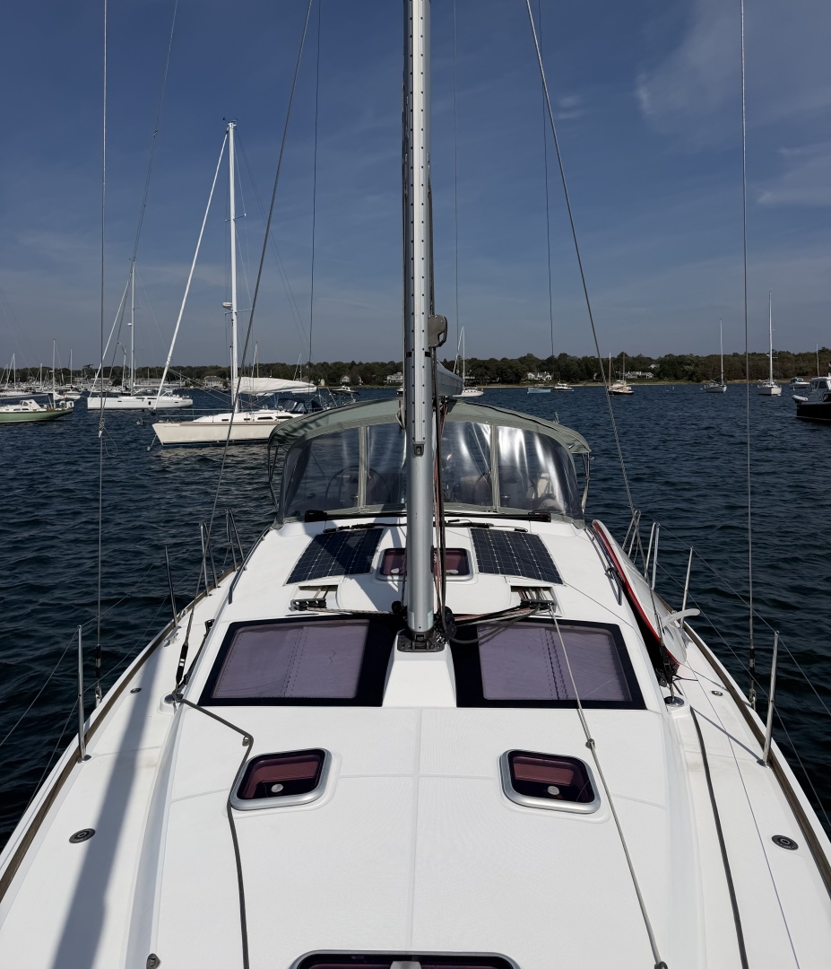 2010 Jeanneau Sun Odyssey 42 DS — photograph 5