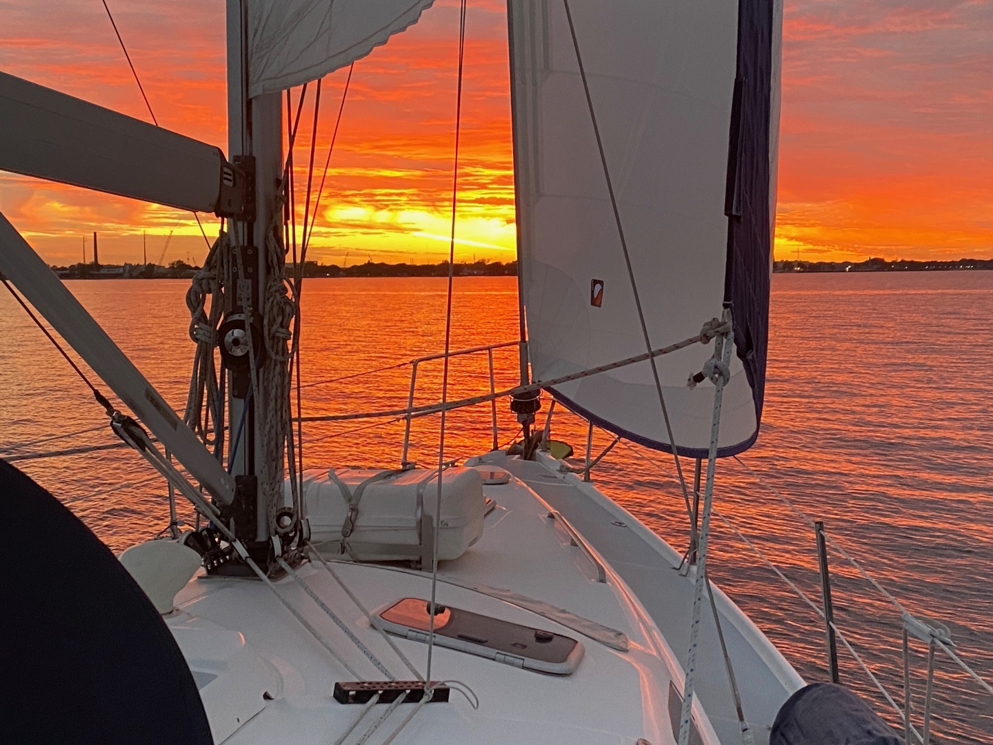 2000 Hunter 410