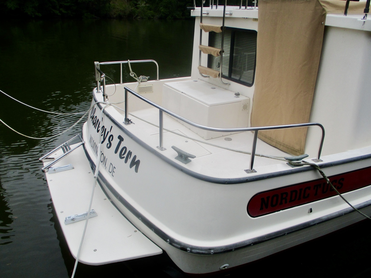1998 Nordic Tugs 32 — photograph 3