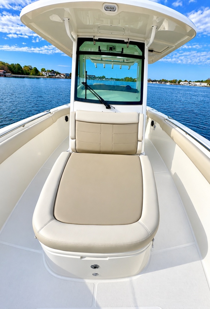 2024 Boston Whaler 330 Outrage