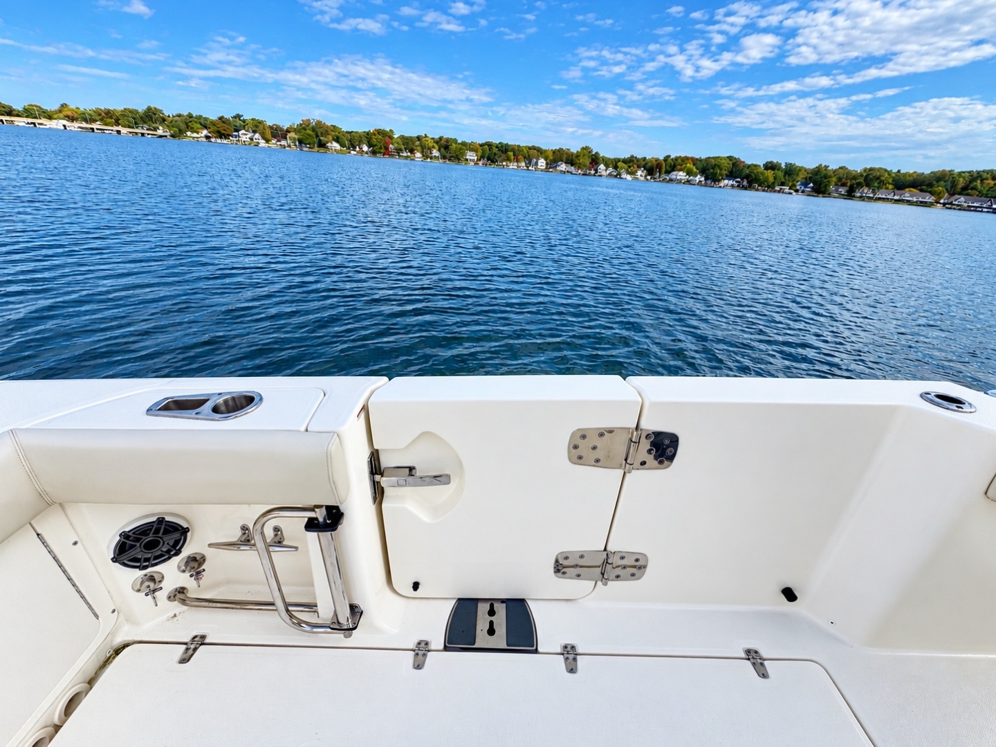 33ft Boston Whaler Yacht For Sale