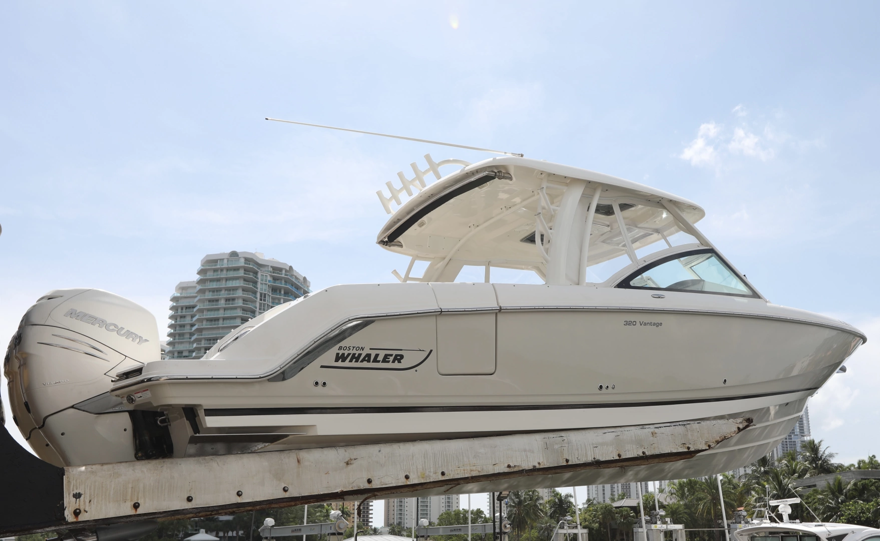 2016 Boston Whaler 320 Vantage, photo 1 of 26