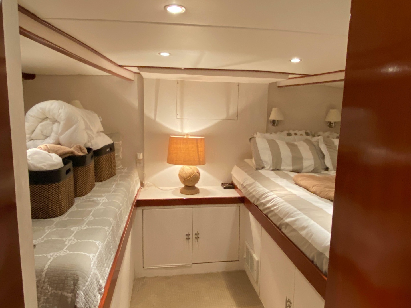Achimedes 47ft Chris Craft Yacht For Sale