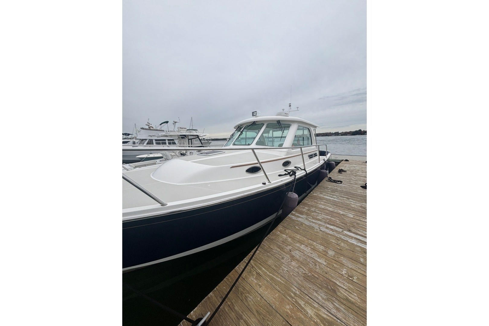 True Companion 30ft Back Cove Yacht For Sale