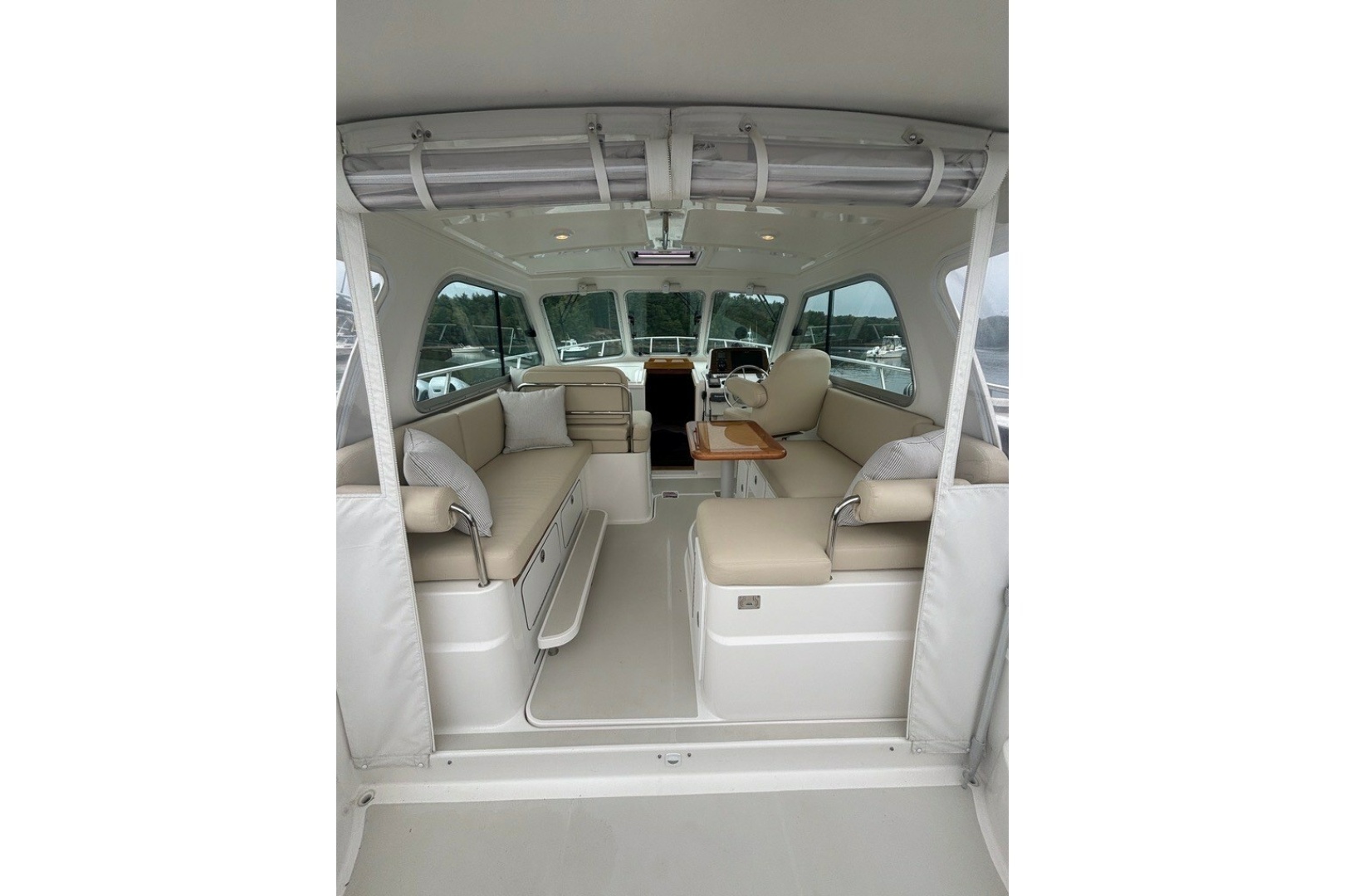 True Companion 30ft Back Cove Yacht For Sale