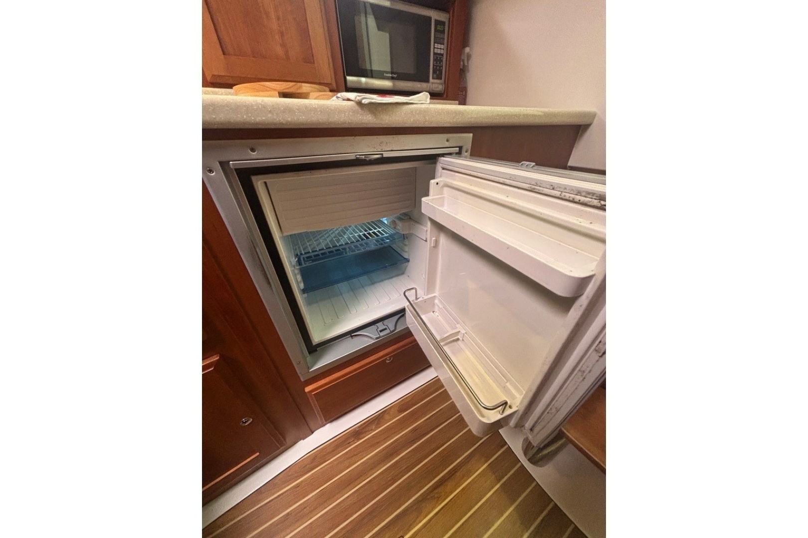 True Companion 30ft Back Cove Yacht For Sale