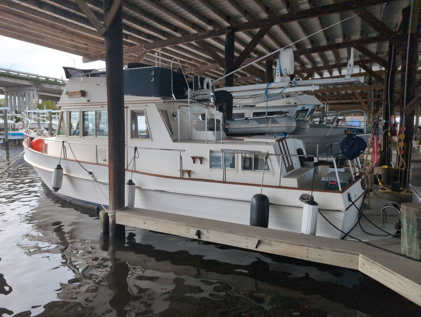 1990 Grand Banks 36 Classic — photograph 3