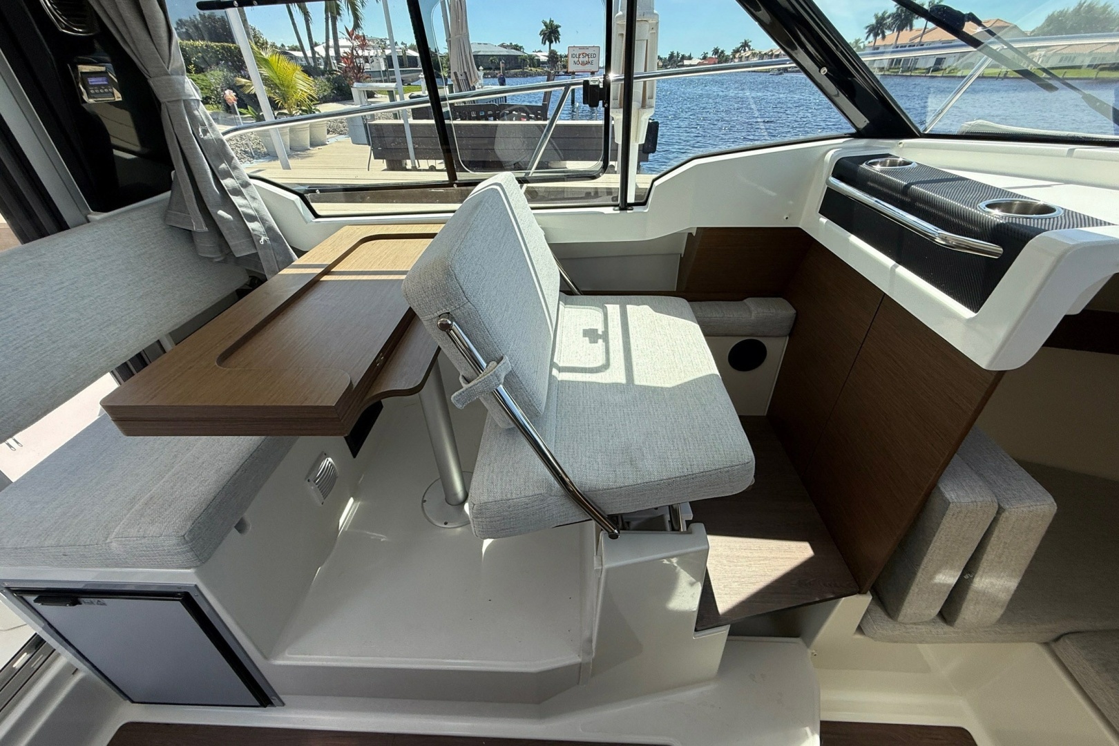 27ft Jeanneau Yacht For Sale