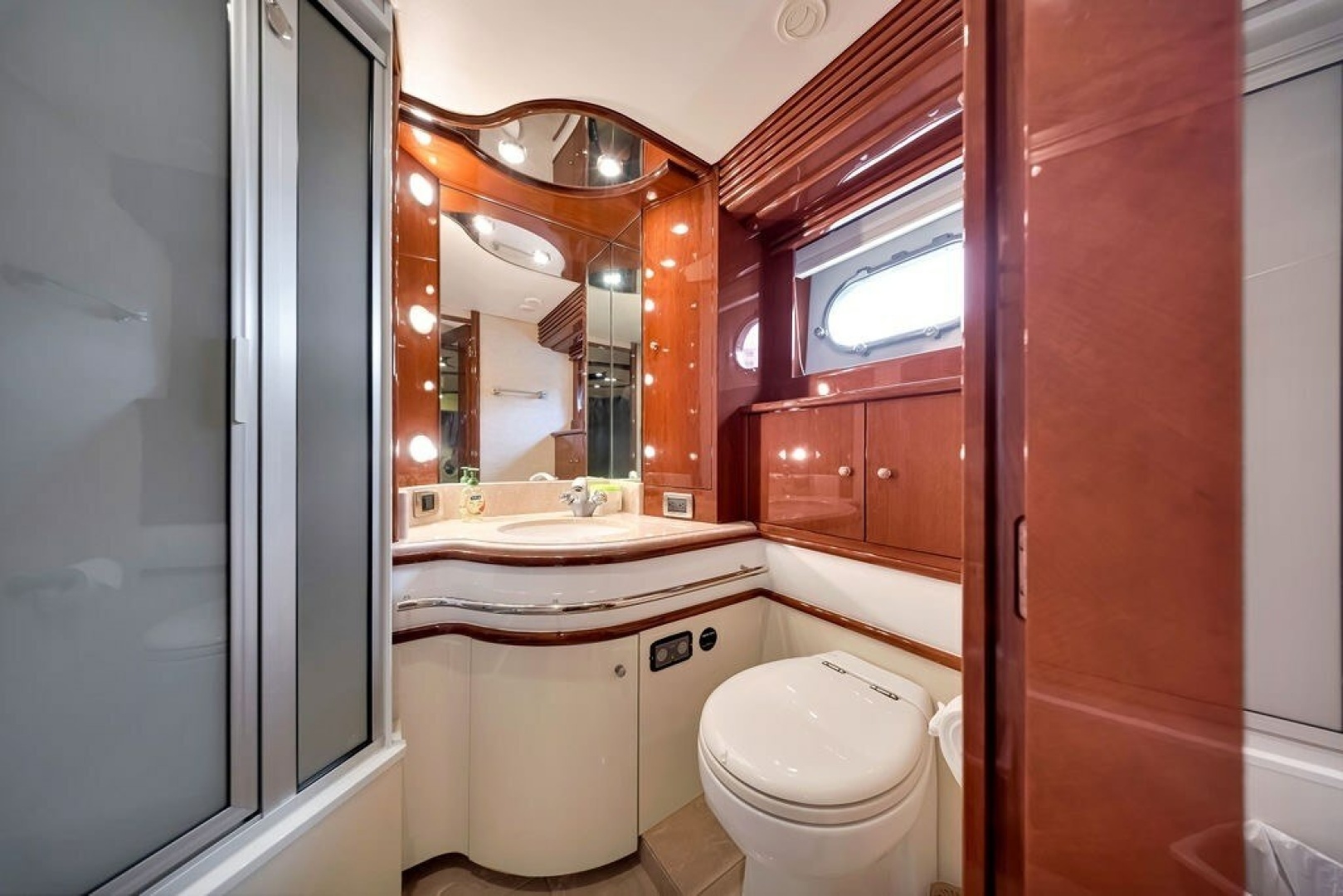 2007 Marquis 65