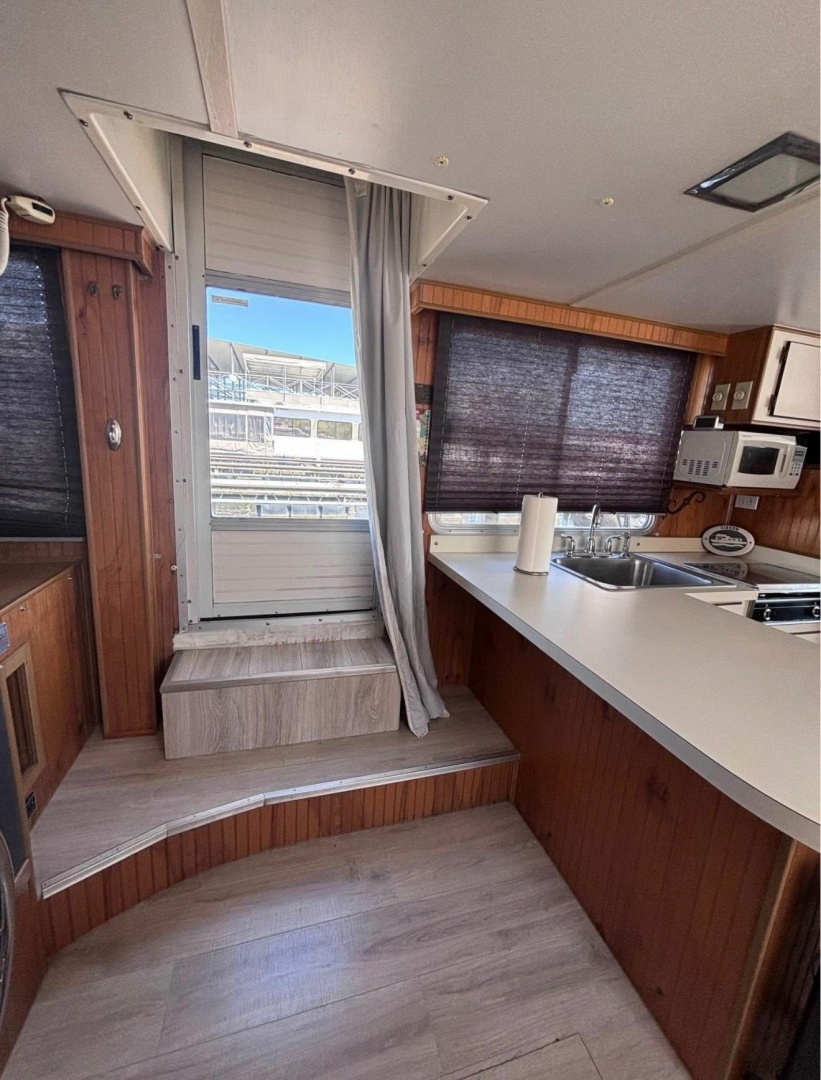 37ft Gibson Yacht For Sale
