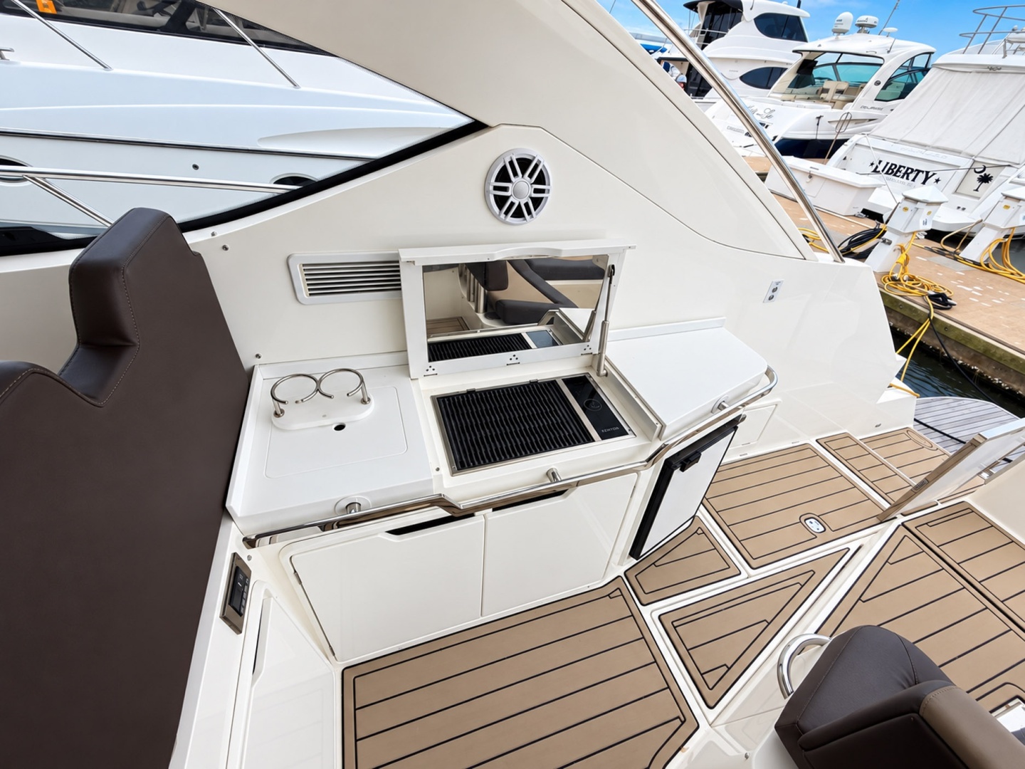 38ft Galeon Yacht For Sale