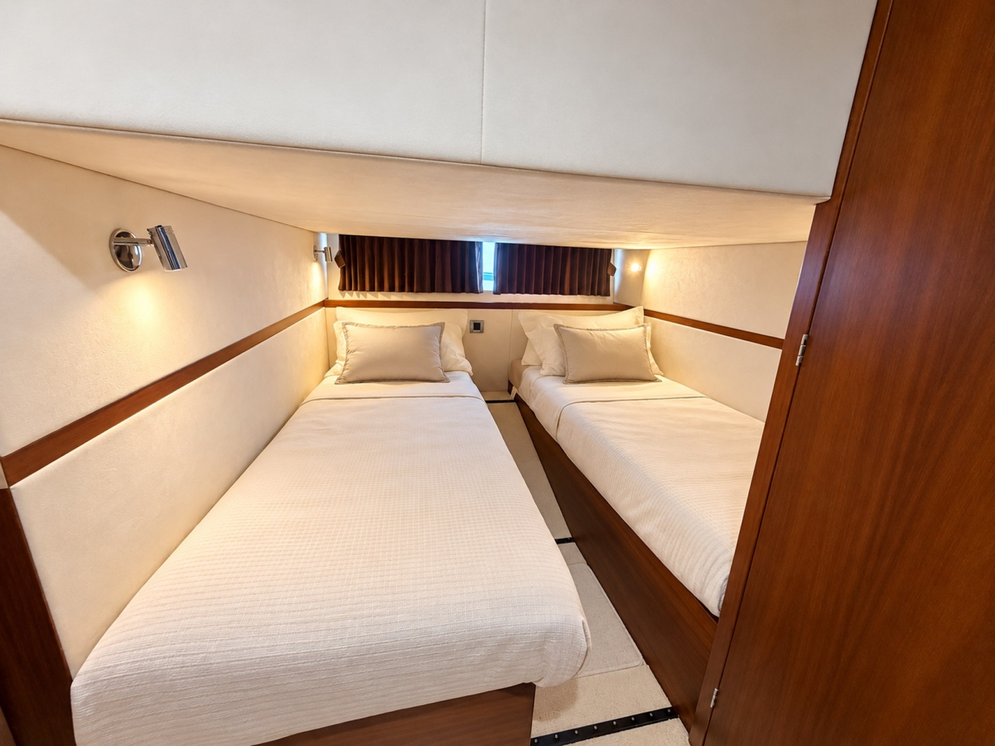 38ft Galeon Yacht For Sale