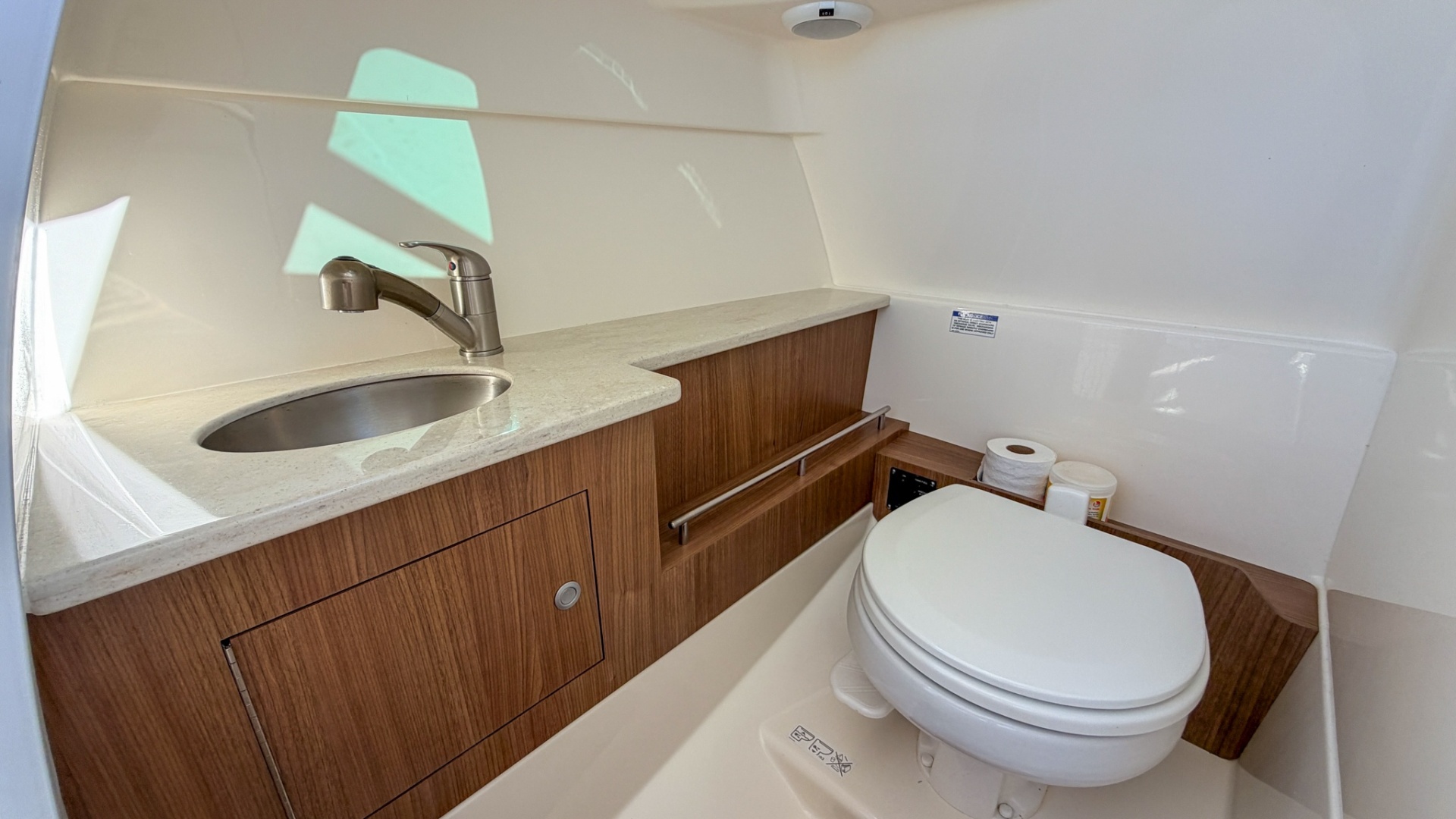 Bean Counter 27ft Boston Whaler Yacht For Sale