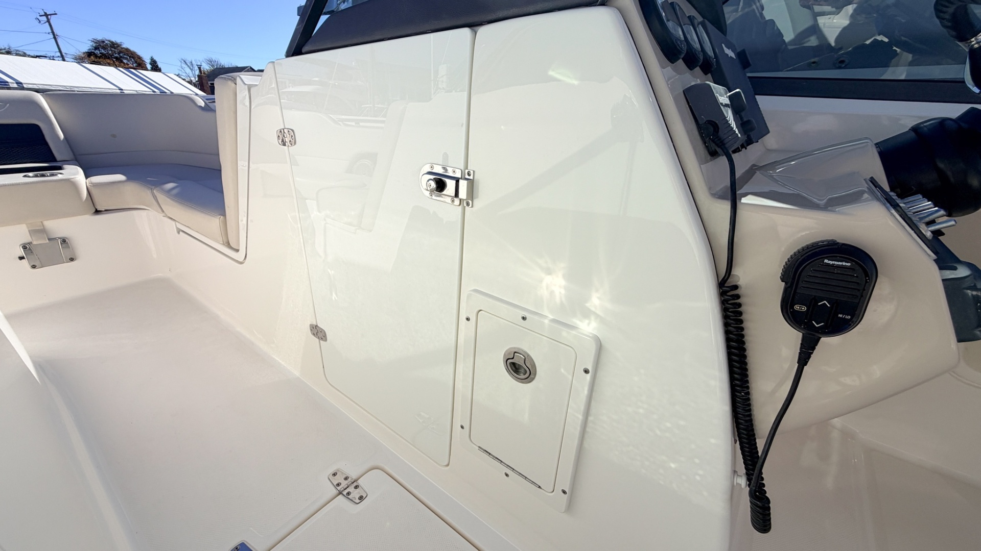 Bean Counter 27ft Boston Whaler Yacht For Sale