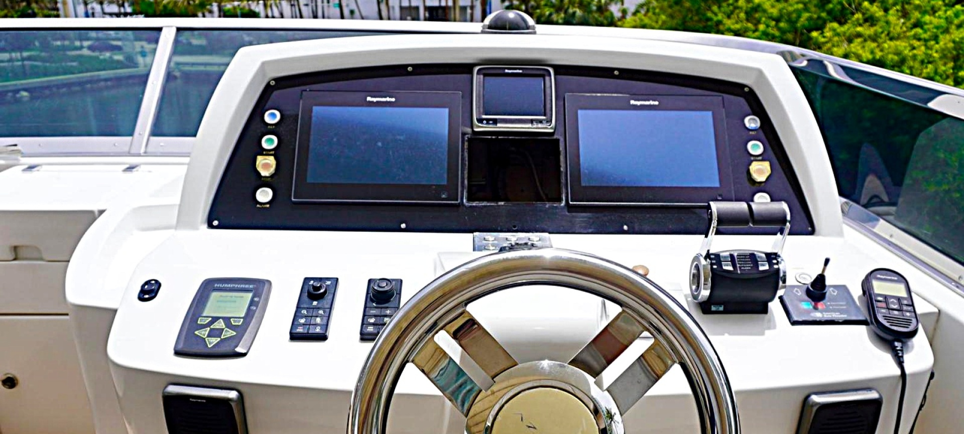 2015 Azimut 
