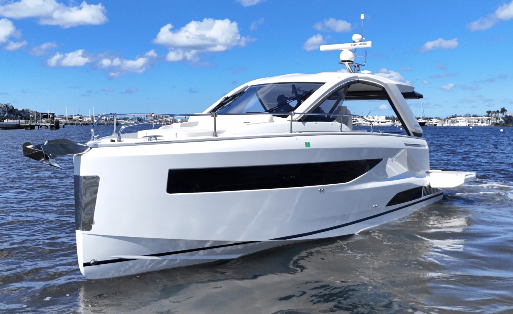 2025 Jeanneau DB37 — photograph 3