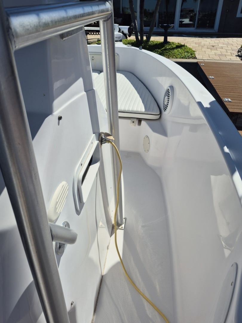 24ft Pro Line Yacht For Sale