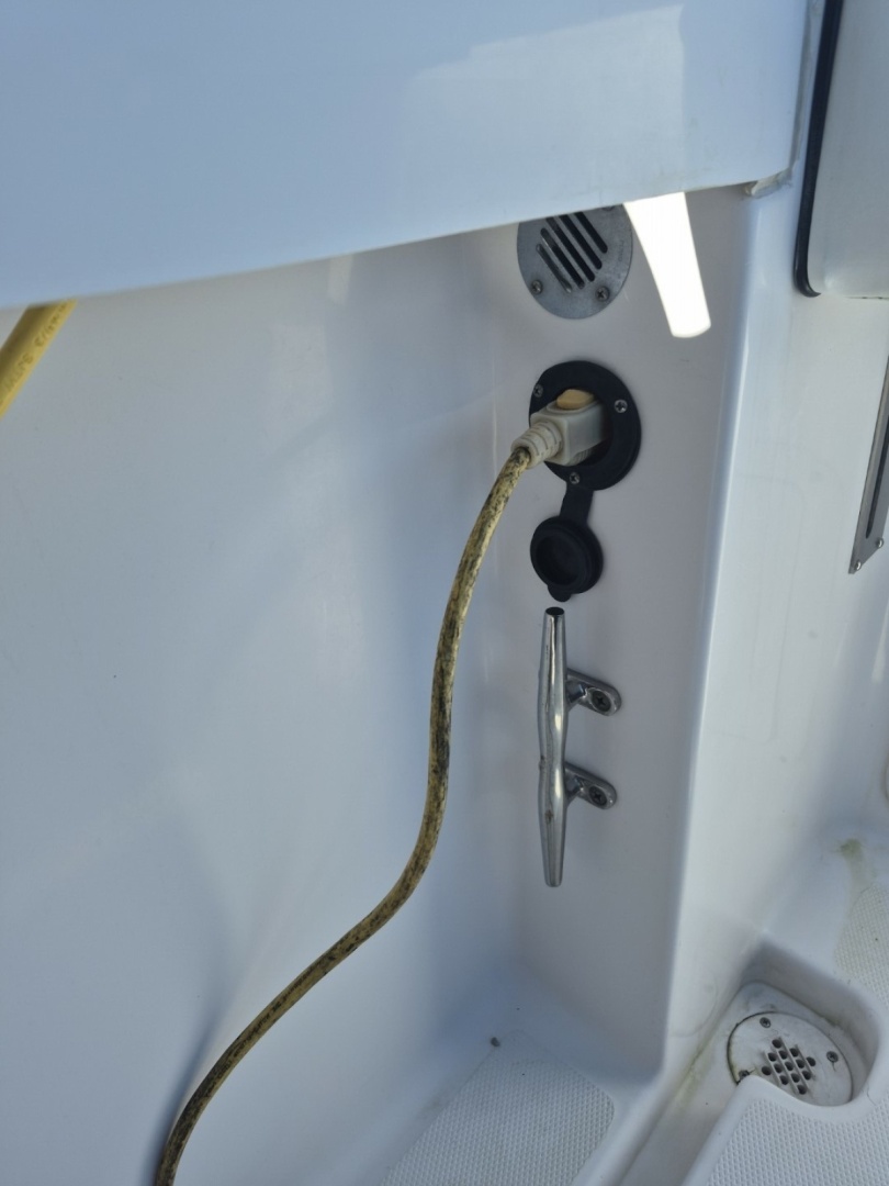 24ft Pro Line Yacht For Sale