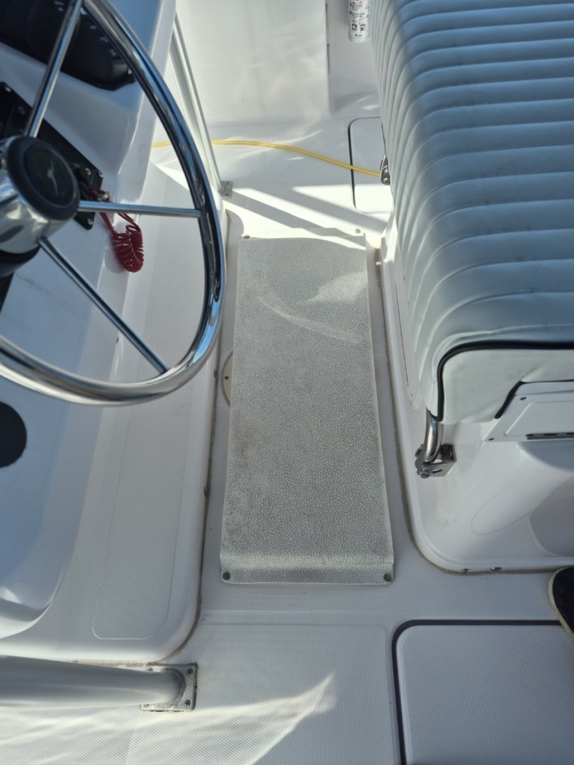 24ft Pro Line Yacht For Sale