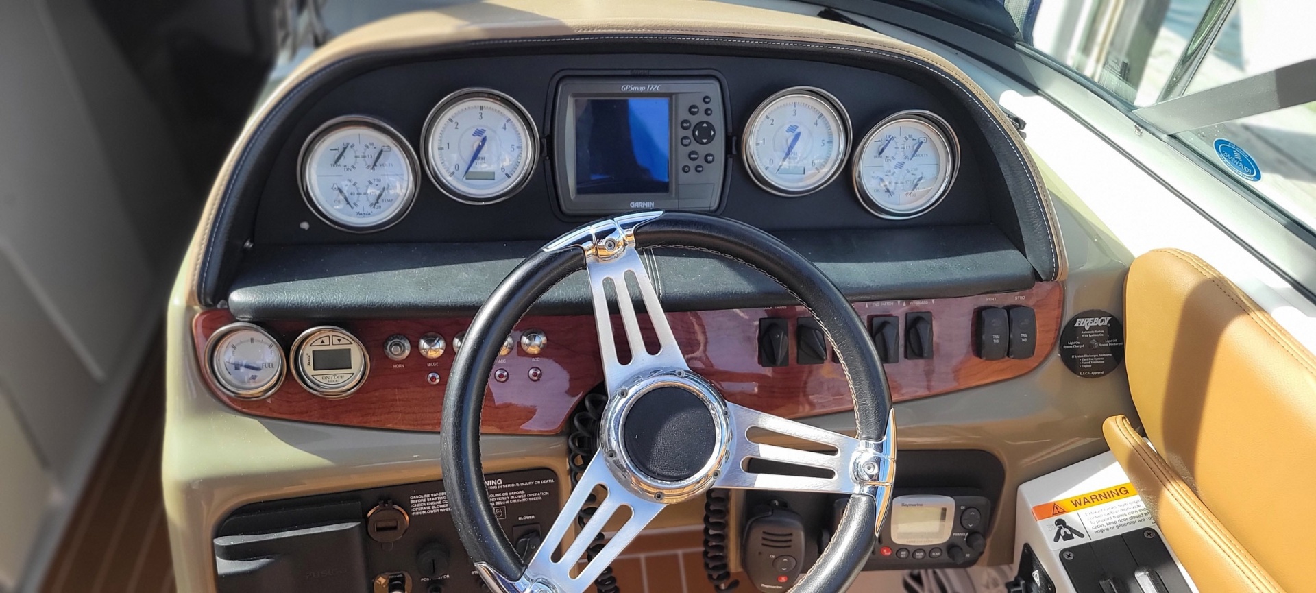 31ft Four Winns Yacht For Sale