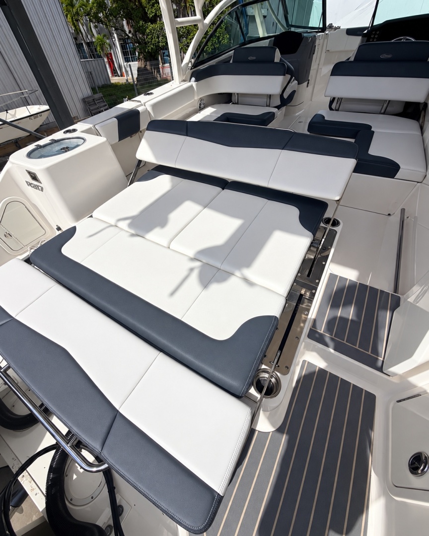 31ft Robalo Yacht For Sale