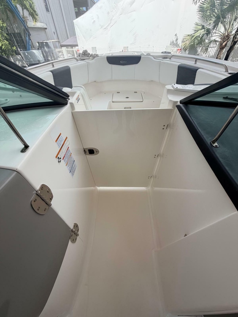 31ft Robalo Yacht For Sale