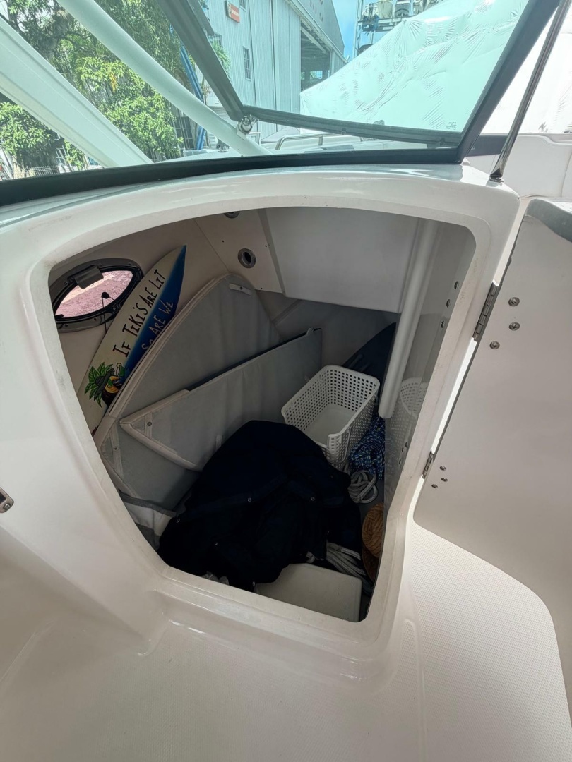 31ft Robalo Yacht For Sale