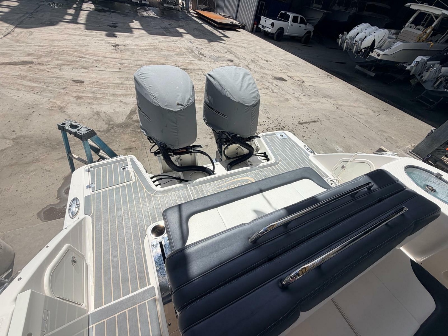 2019 Robalo 