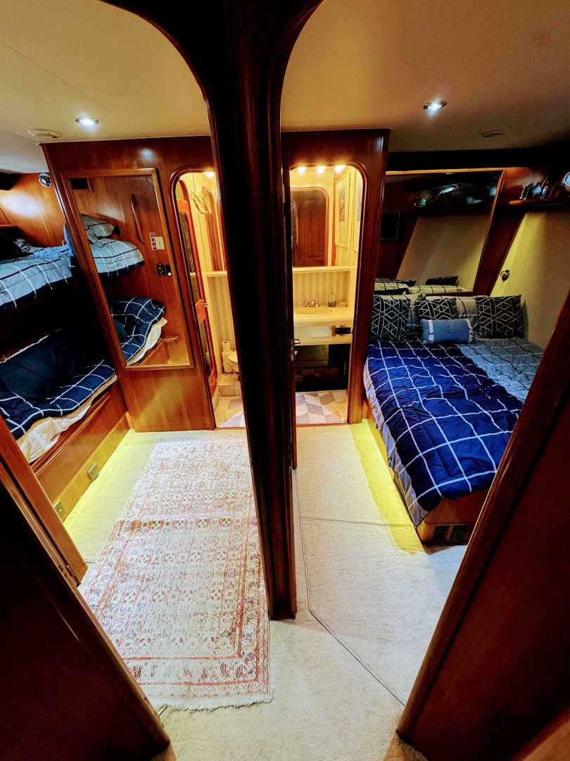 1990 Viking 55 MOTOR YACHT WIDE BODY