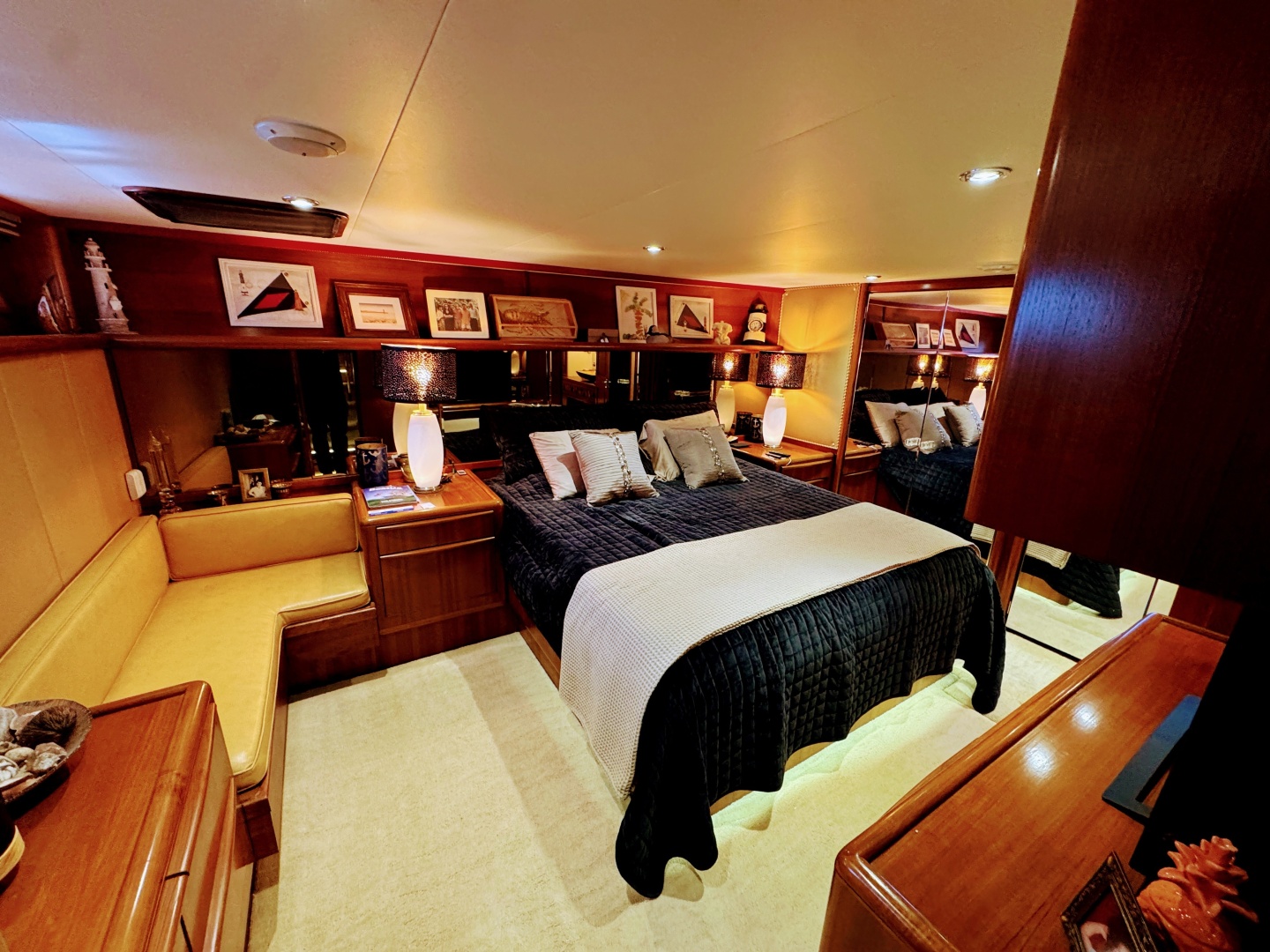1990 Viking 55 MOTOR YACHT WIDE BODY