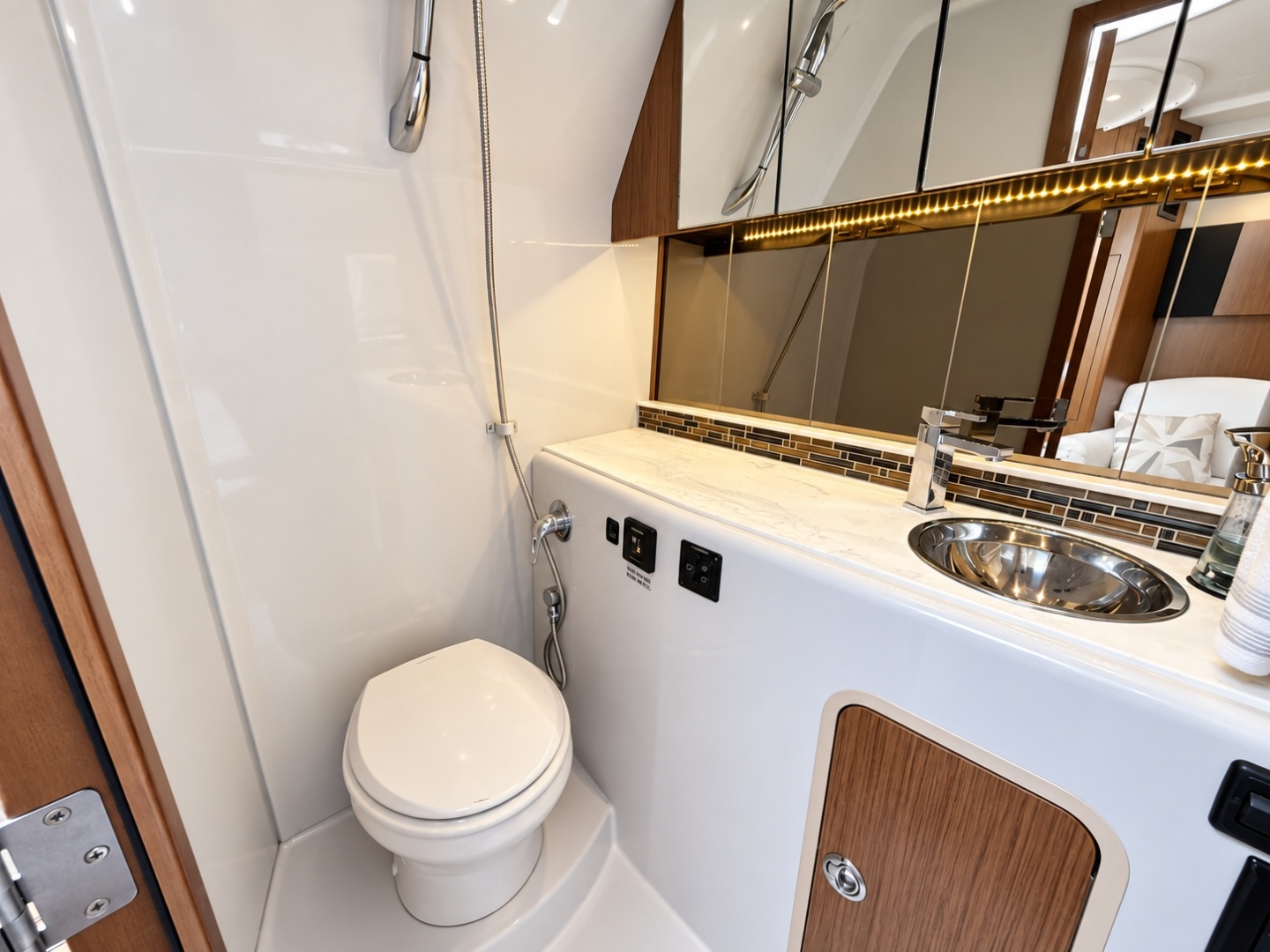 35ft Cruisers Yachts Yacht For Sale