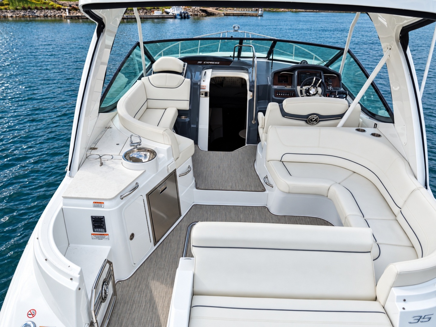 35ft Cruisers Yachts Yacht For Sale