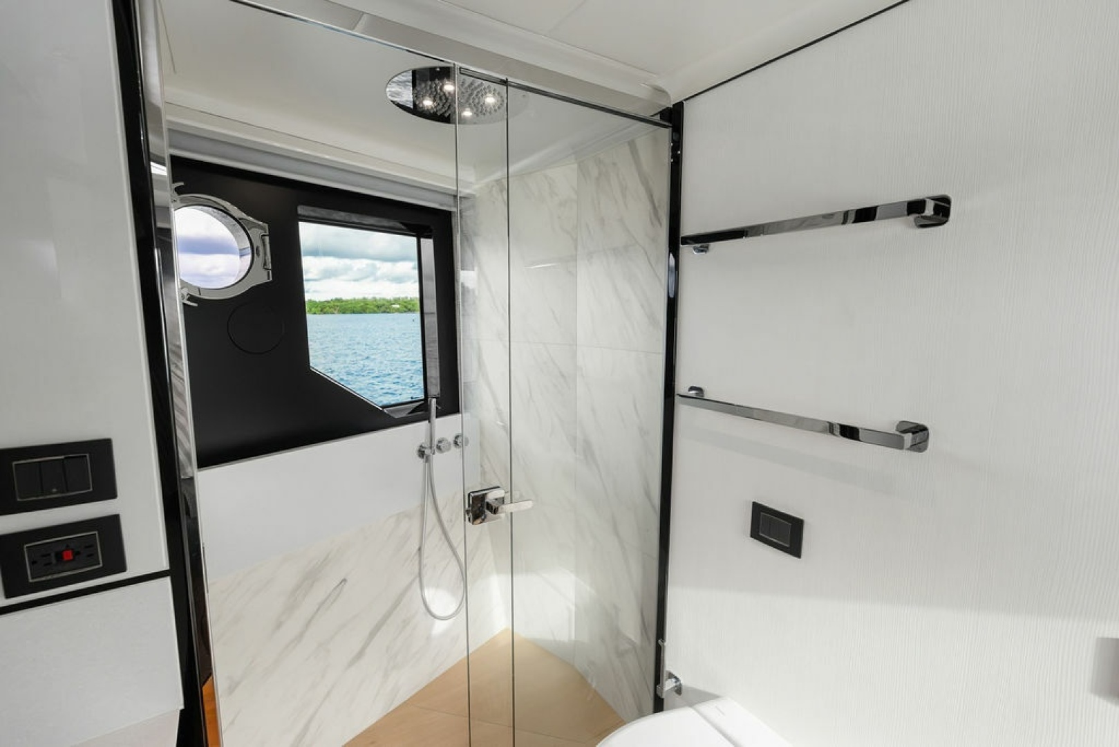 2023 Absolute Navetta 64