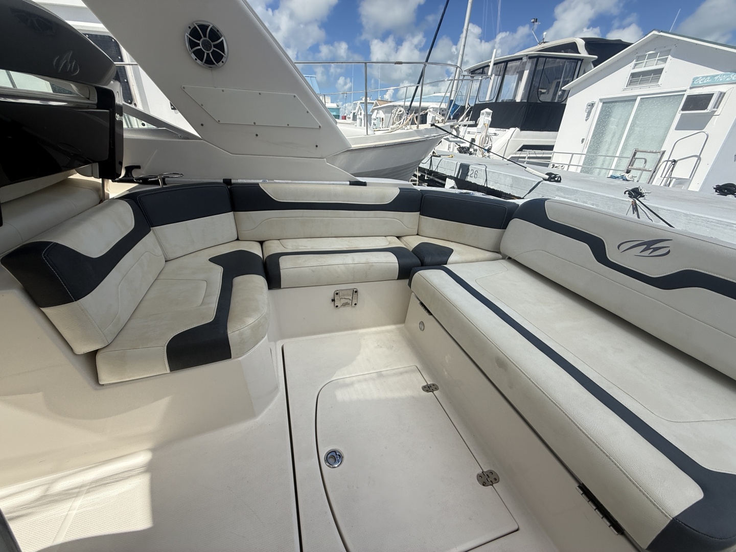 33ft Monterey Yacht For Sale