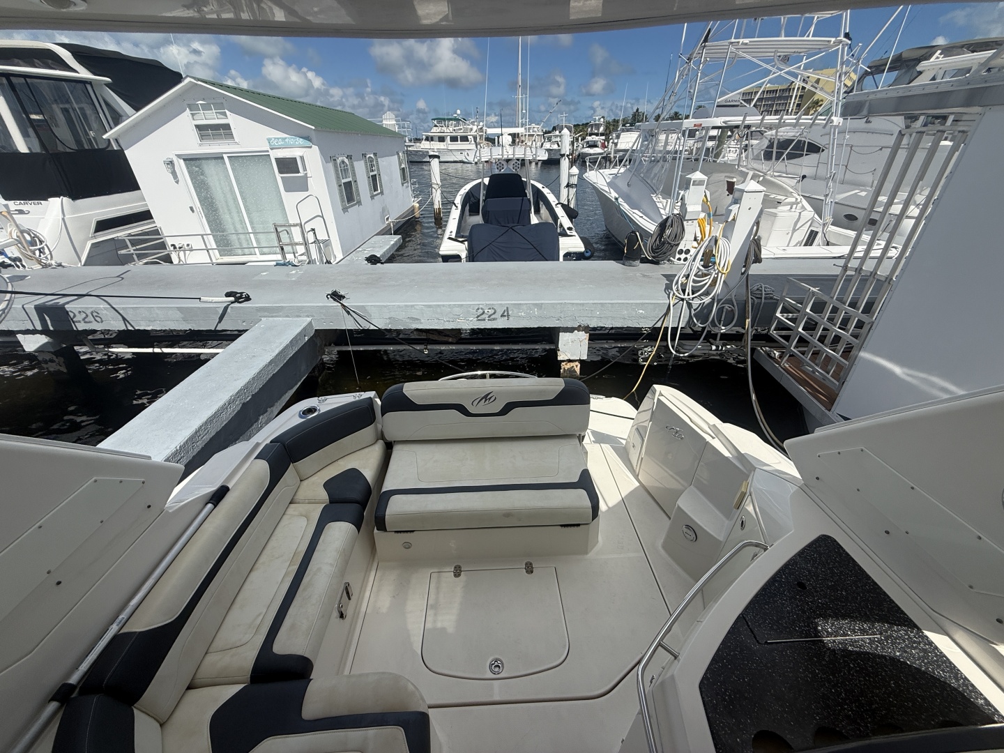 33ft Monterey Yacht For Sale