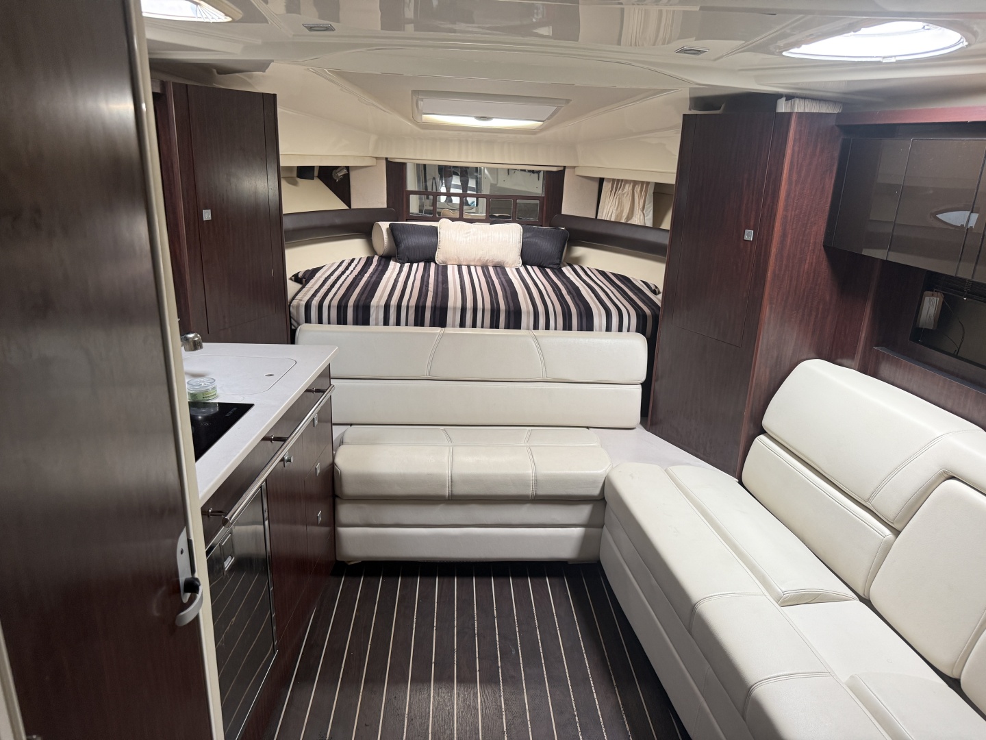 33ft Monterey Yacht For Sale