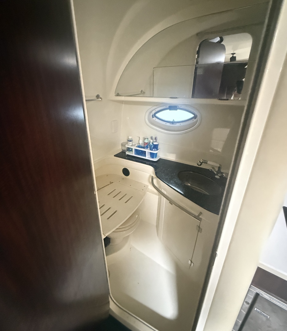 33ft Monterey Yacht For Sale