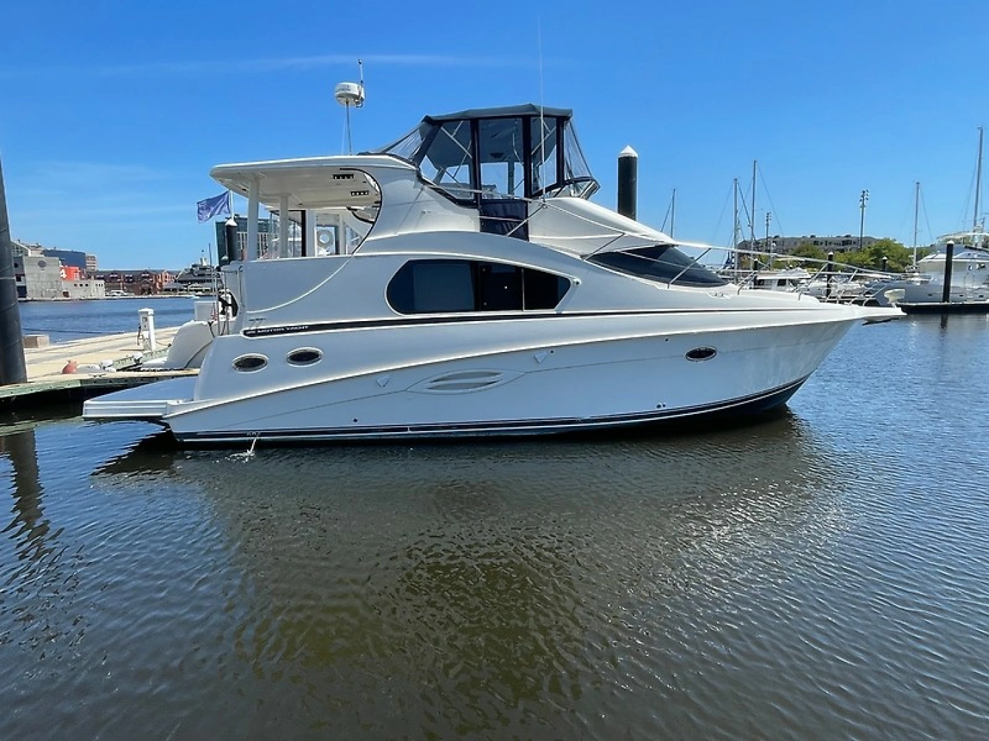 2004 Silverton 35 Motor Yacht, photo 1 of 17