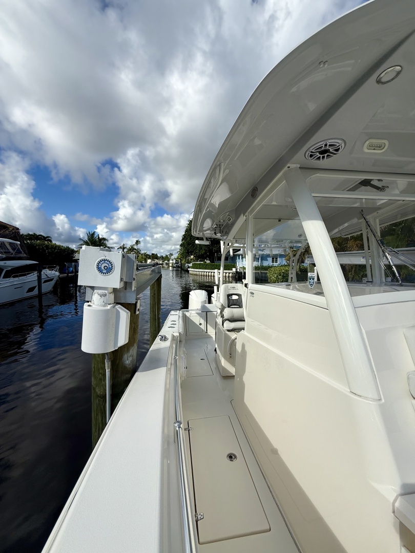 35ft Cobia Yacht For Sale