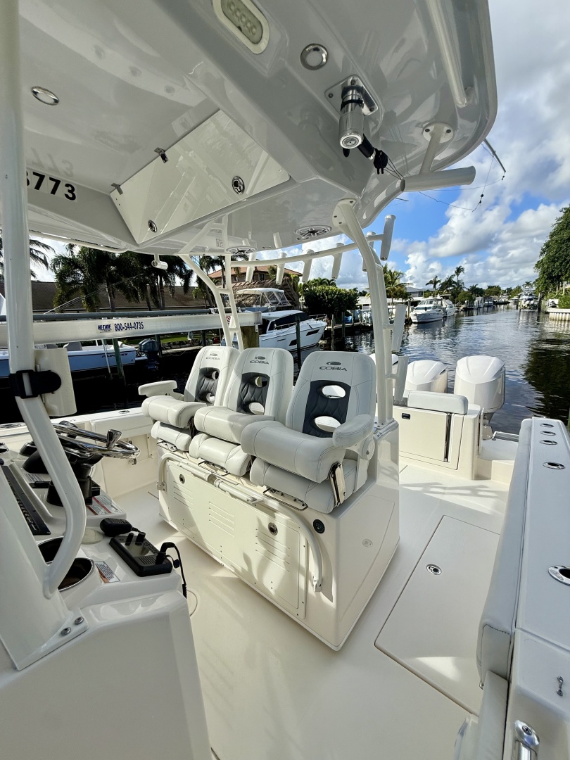 35ft Cobia Yacht For Sale
