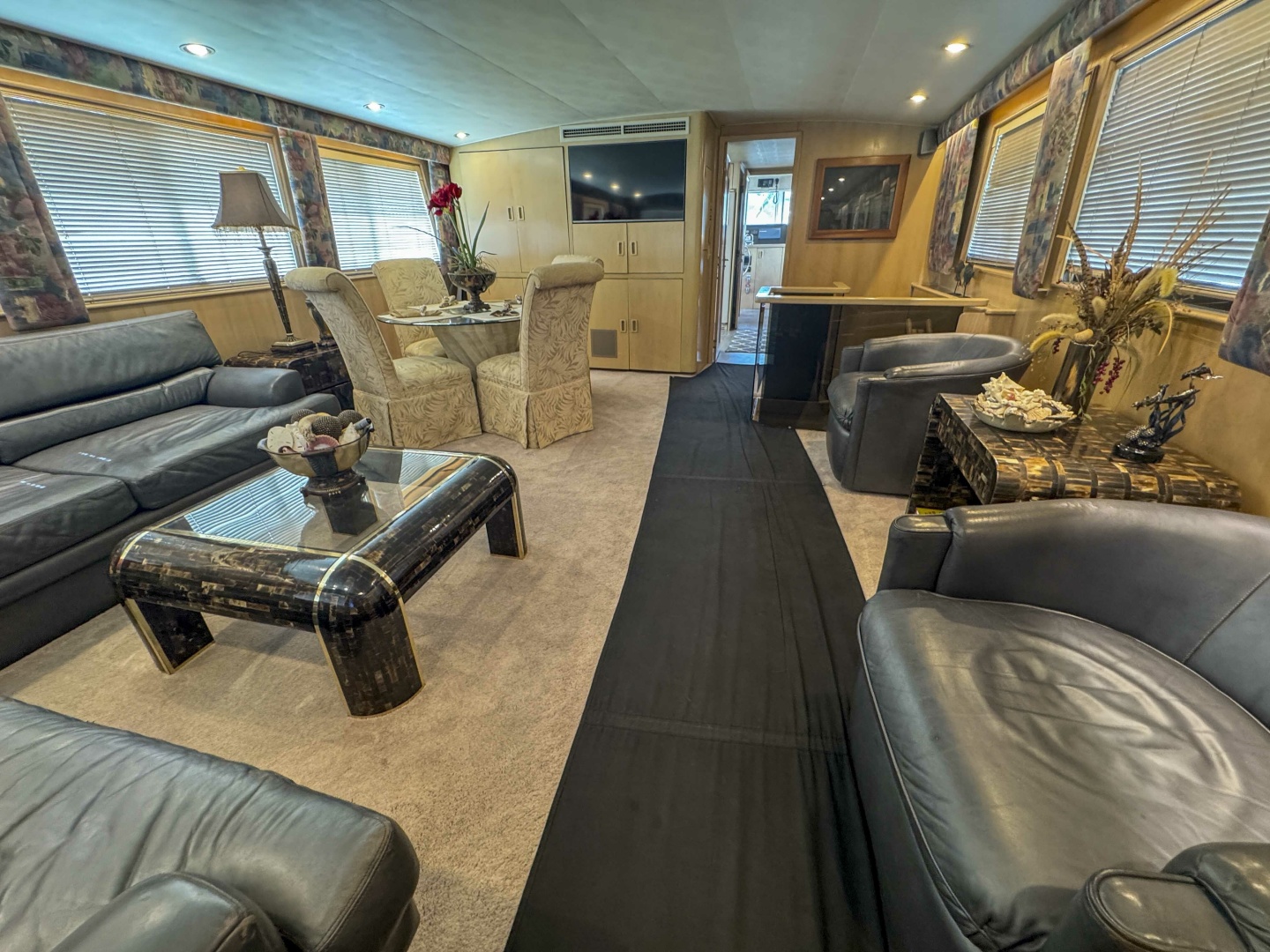 1991 Hatteras 70 Cockpit Motor Yacht