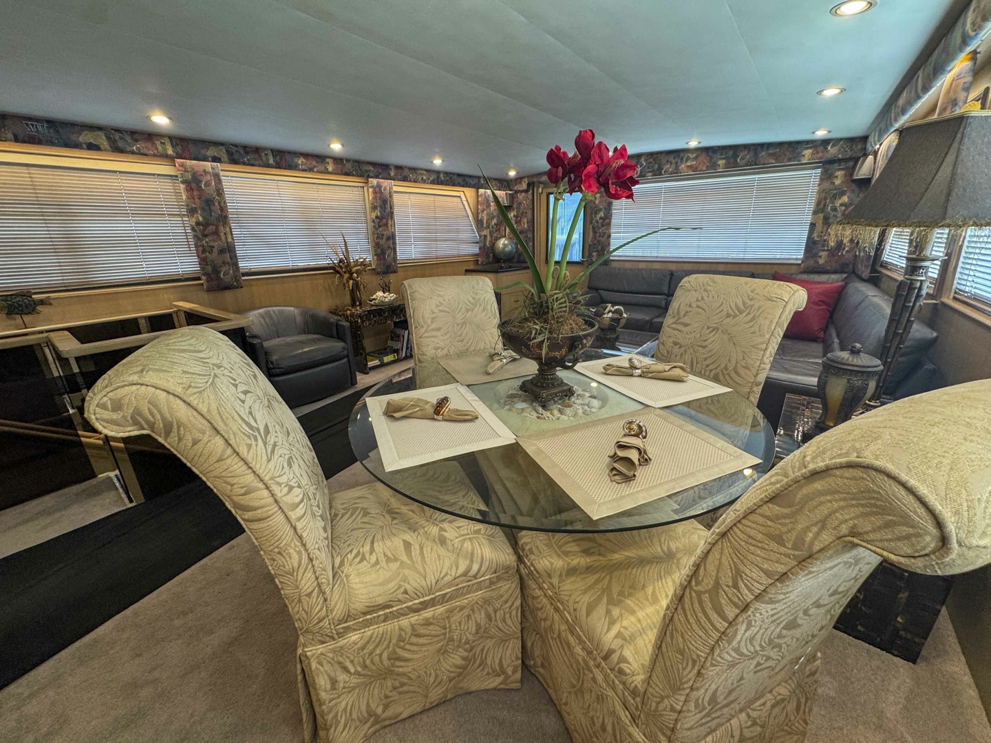 1991 Hatteras 70 Cockpit Motor Yacht