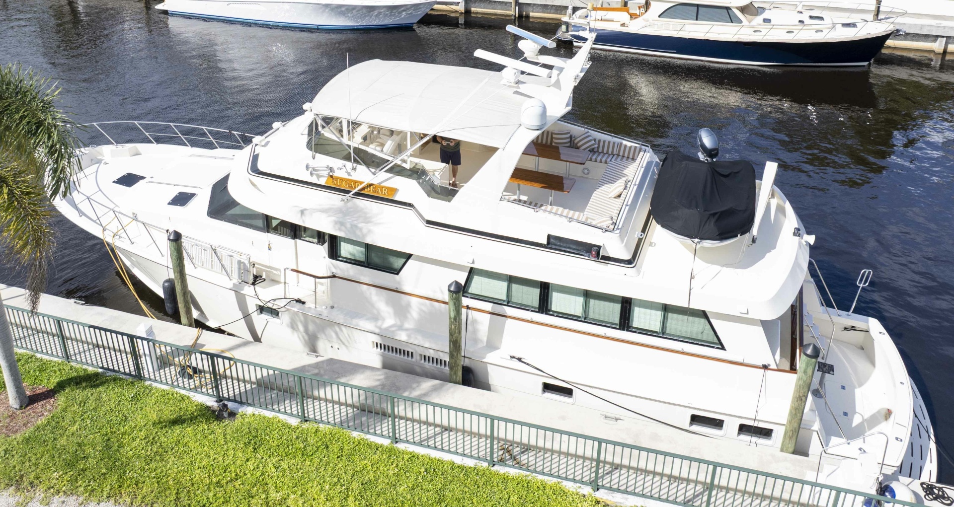 1991 Hatteras 70 Cockpit Motor Yacht