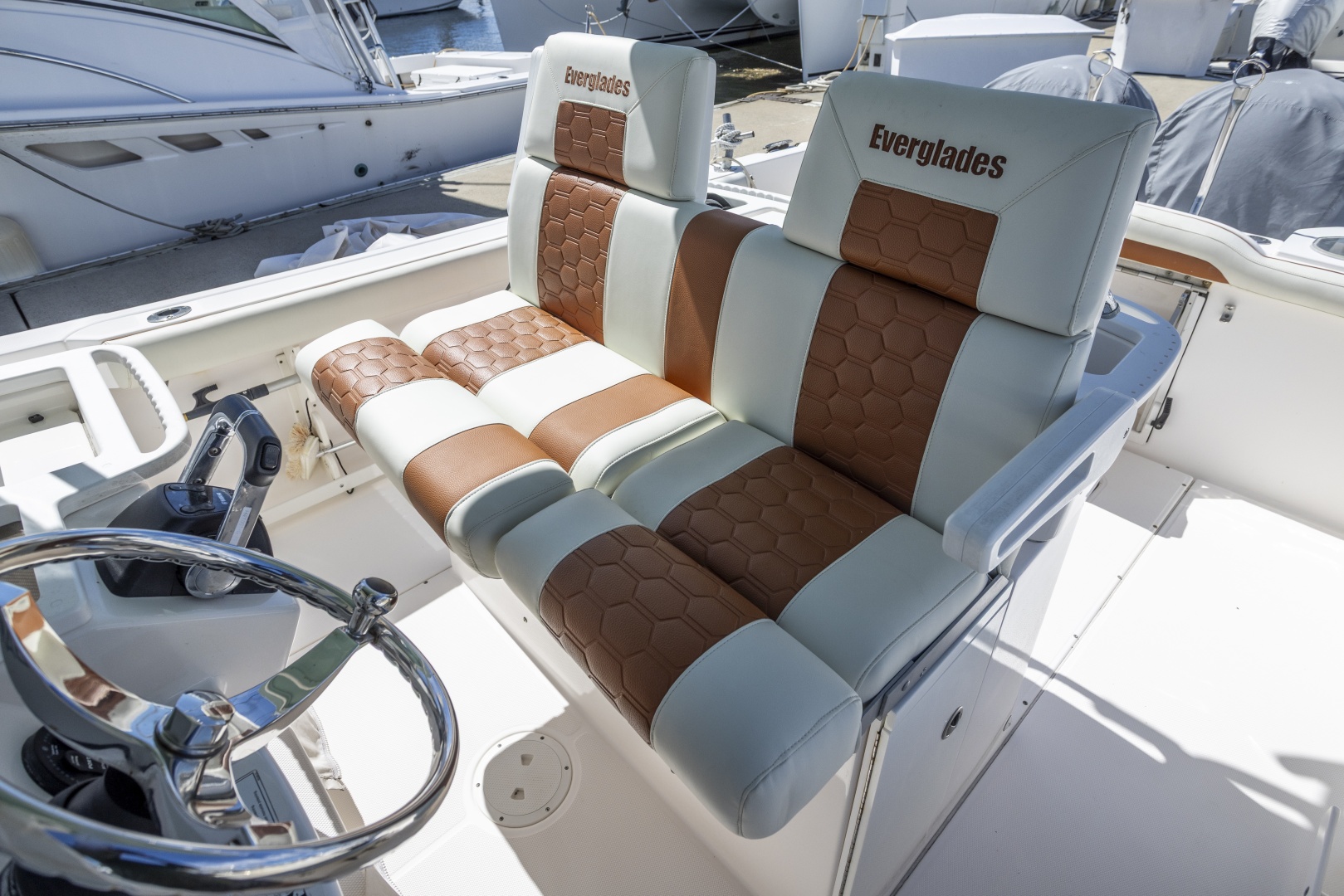 2012 Everglades 295 CENTER CONSOLE
