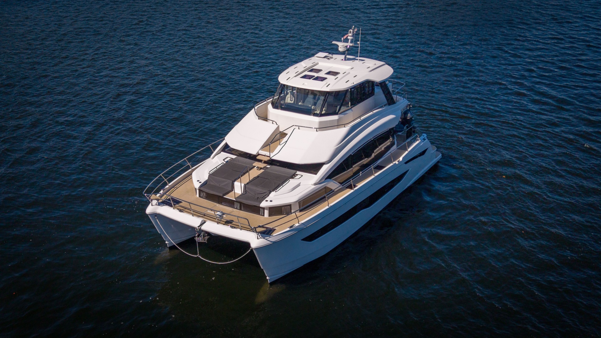 2025 Aquila 54 Yacht