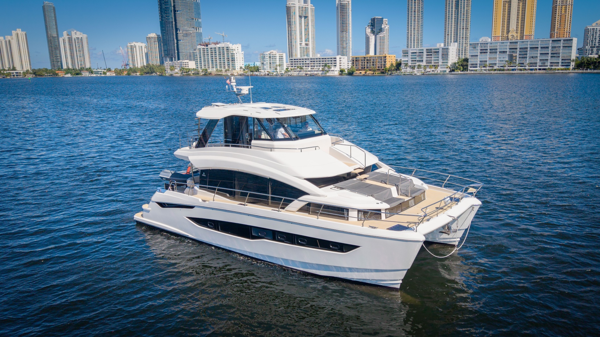 2025 Aquila 54 Yacht