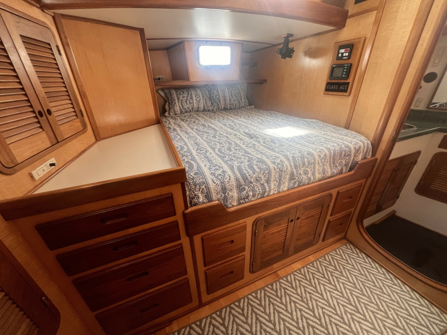 MITERNE 51ft Perry Yacht For Sale