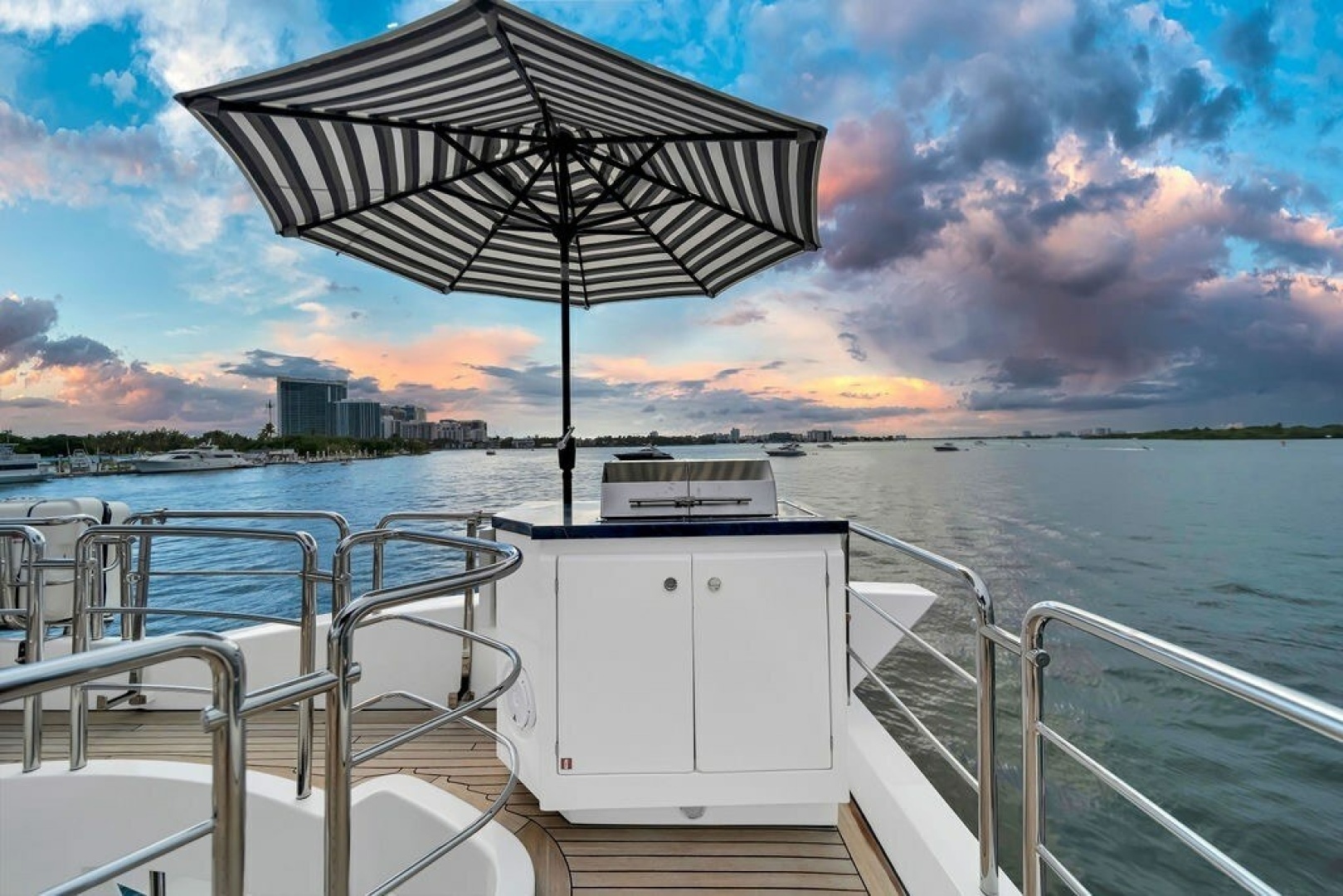 2017 Azimut 84
